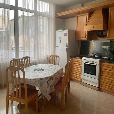 Bright And Modern 4Br Apartment - Center Of Yerevan Exterior foto